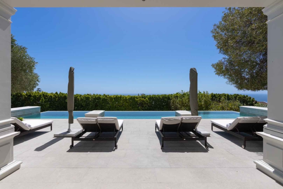 7 Bedroom Property for Sale in Fresnaye Western Cape